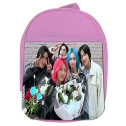 MOCHILA ROSA cantantes kpop...