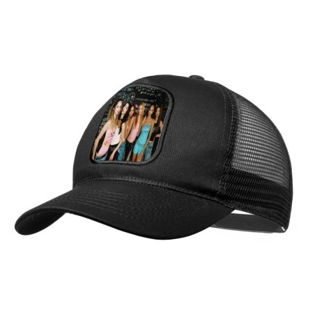 GORRA NEGRA CON REJILLA cantantes kpop KATSEYE stronger than the rain moda deporte